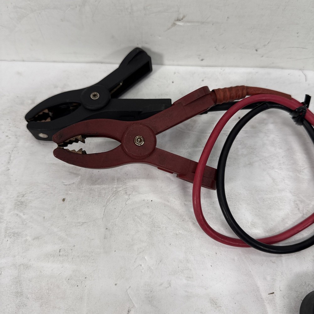 (CRACKED SCREEN) B2Q Technologies B1e Battery Tester