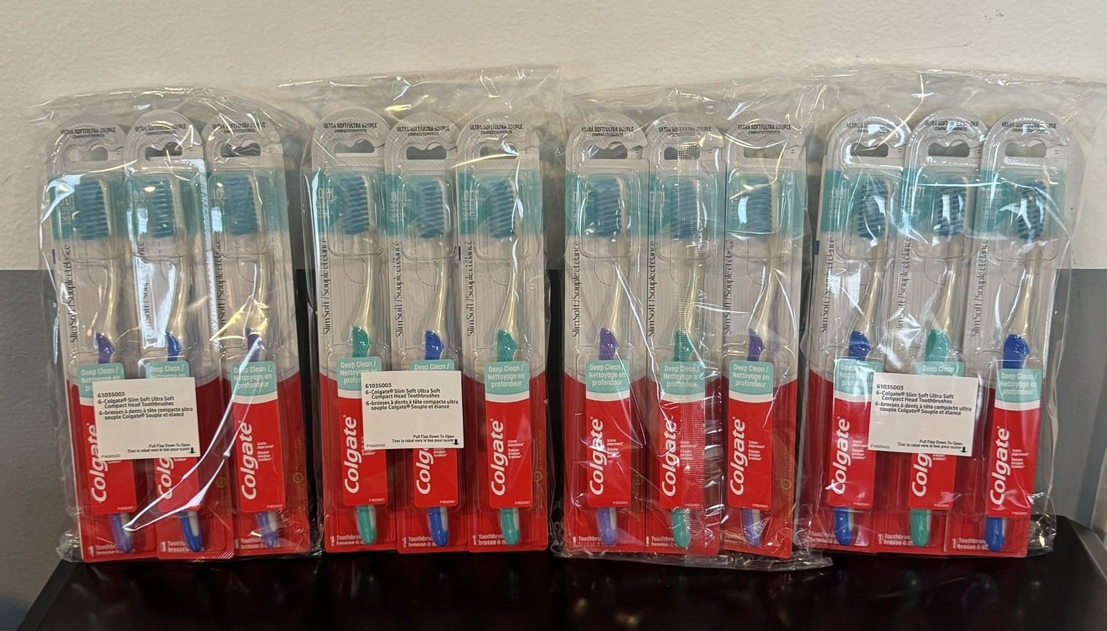 *NEW LOT OF 24 COLGATE SLIM SOFT ULTRA SOFT, SLIM TIP COMPACT TOOTHBRUSHES*