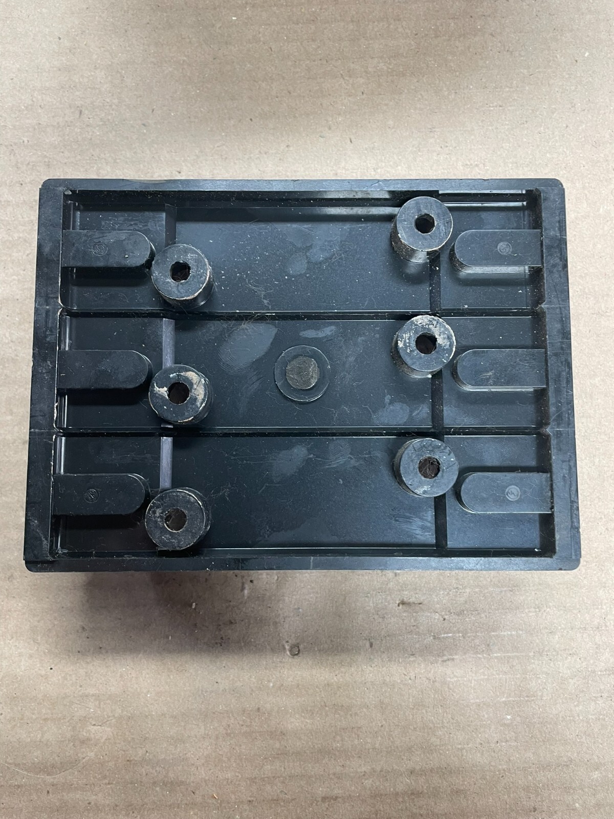 USD 11630 30A 600V 3 POLE FUSE HOLDER