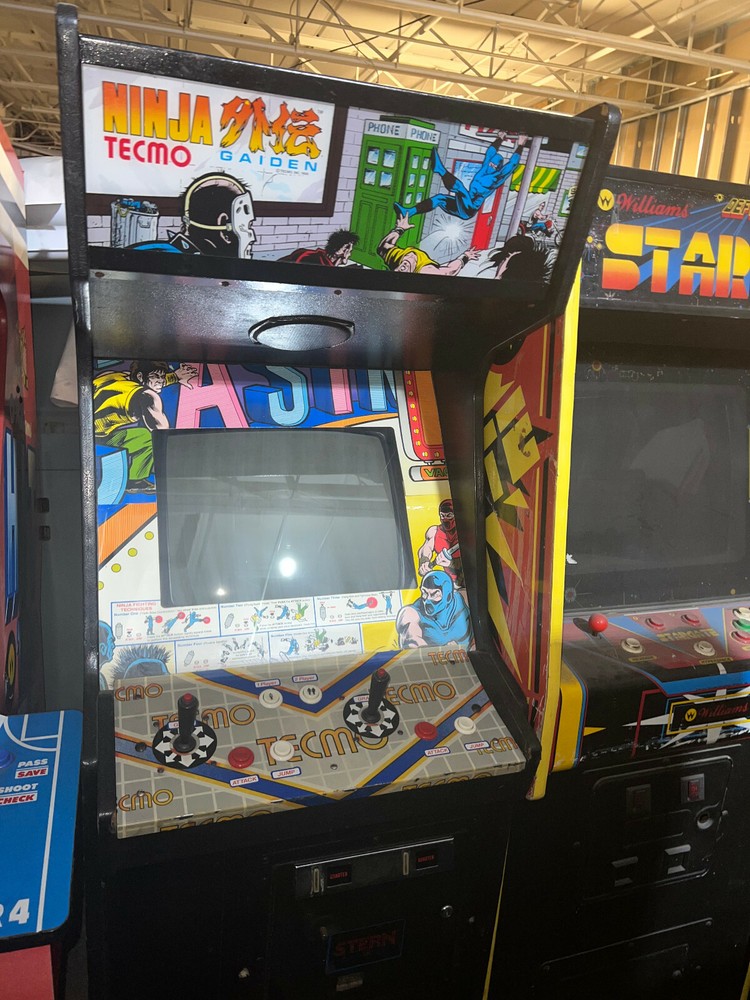 NINJA GAIDEN ARCADE MACHINE by TECMO (Excellent Condition) *RARE*