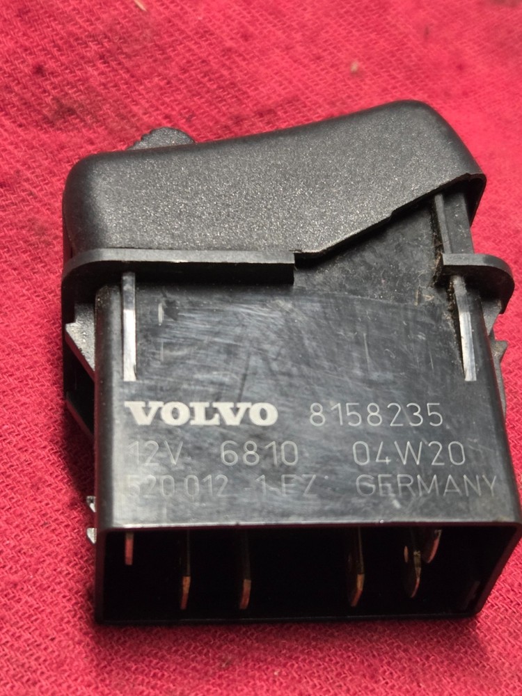 VOLVO OEM Differential Lock SWITCH, 8158235