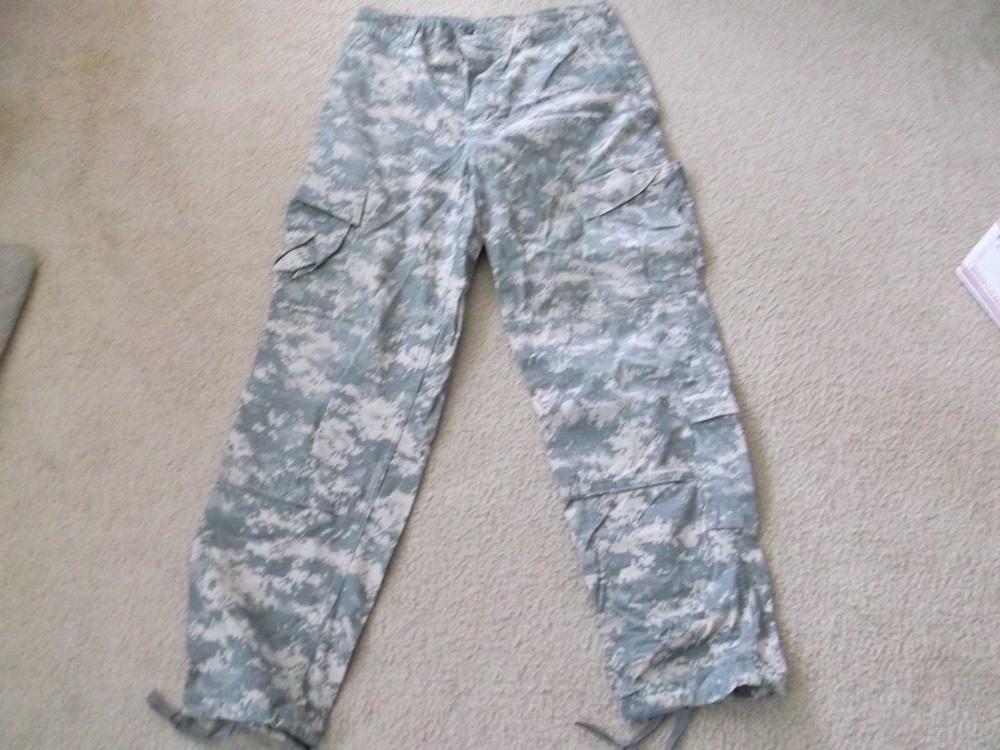 US  ARMY ACU PANTS  SIZE MEDIUM - LONG