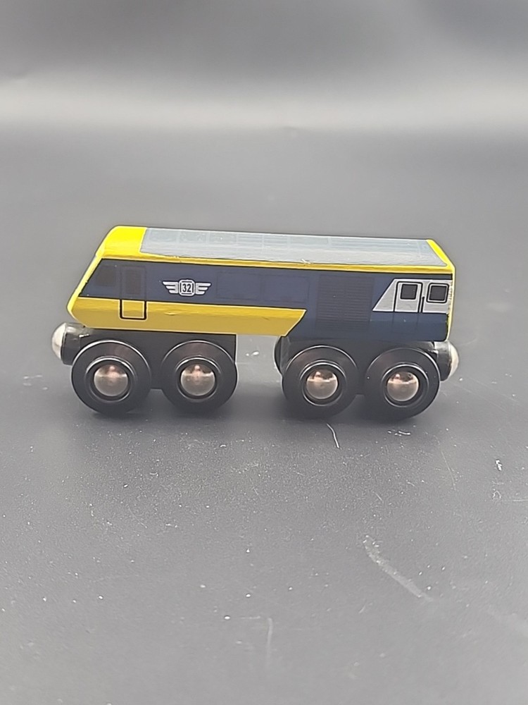 Maxim Train Car Magnetic #38551 EUC