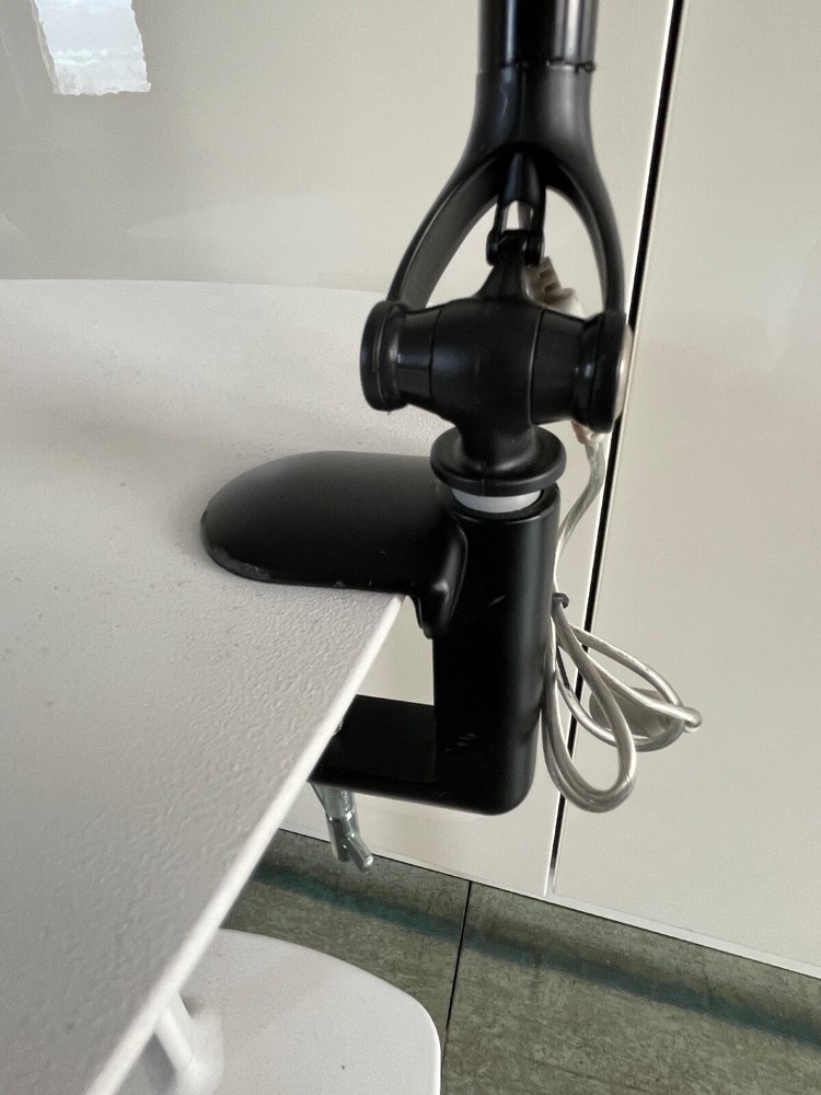 Humanscale Element Vision LED Task Light with desk mount - Black