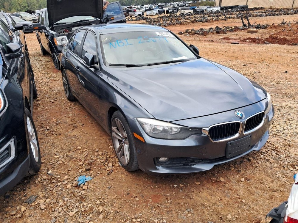 320I 2014 Glove Box 4816732