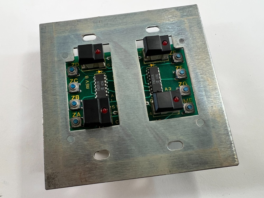 Crestron 4-Button Keypad Switch – Bronze with Bezel and LEDs