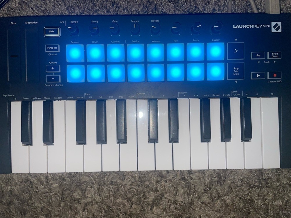 Novation Launchkey Mini Mk3 25 Mini-key Midi Keyboard Controller Only *No Cords