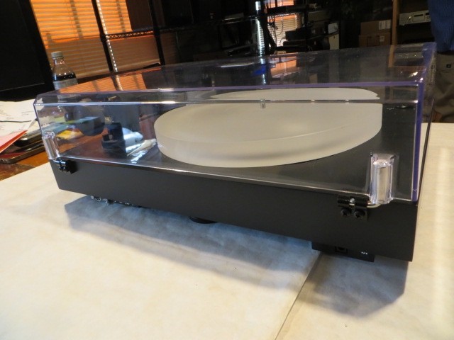 Pro-Ject X2B Turntable, Original Box, Very Clean