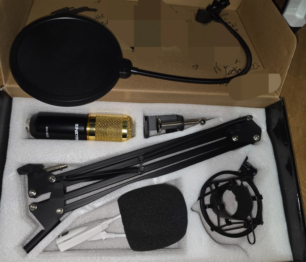 microphone broadcasting set