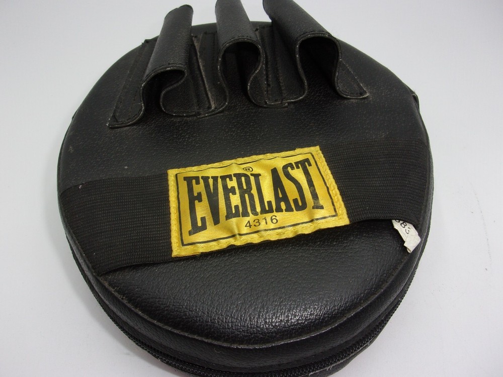 Everlast  punching training mitt pad   #4316 MMA Training