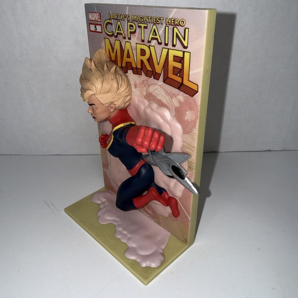 Open Box Captain Marvel 3D Comic Standee Statue Figure - Loot Crate Exclusive