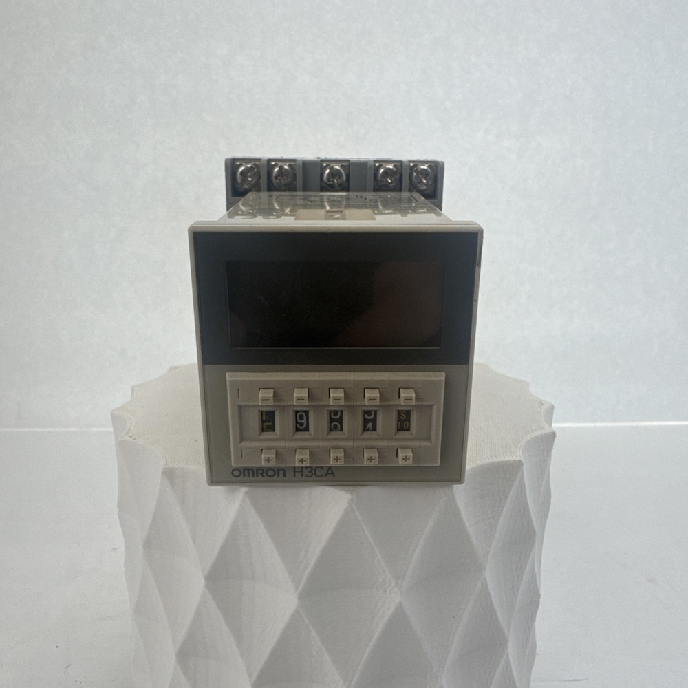 Omron H3CA-A Solid State Digital Timer 24-240VAC with Dayton 6X156E Relay Socket