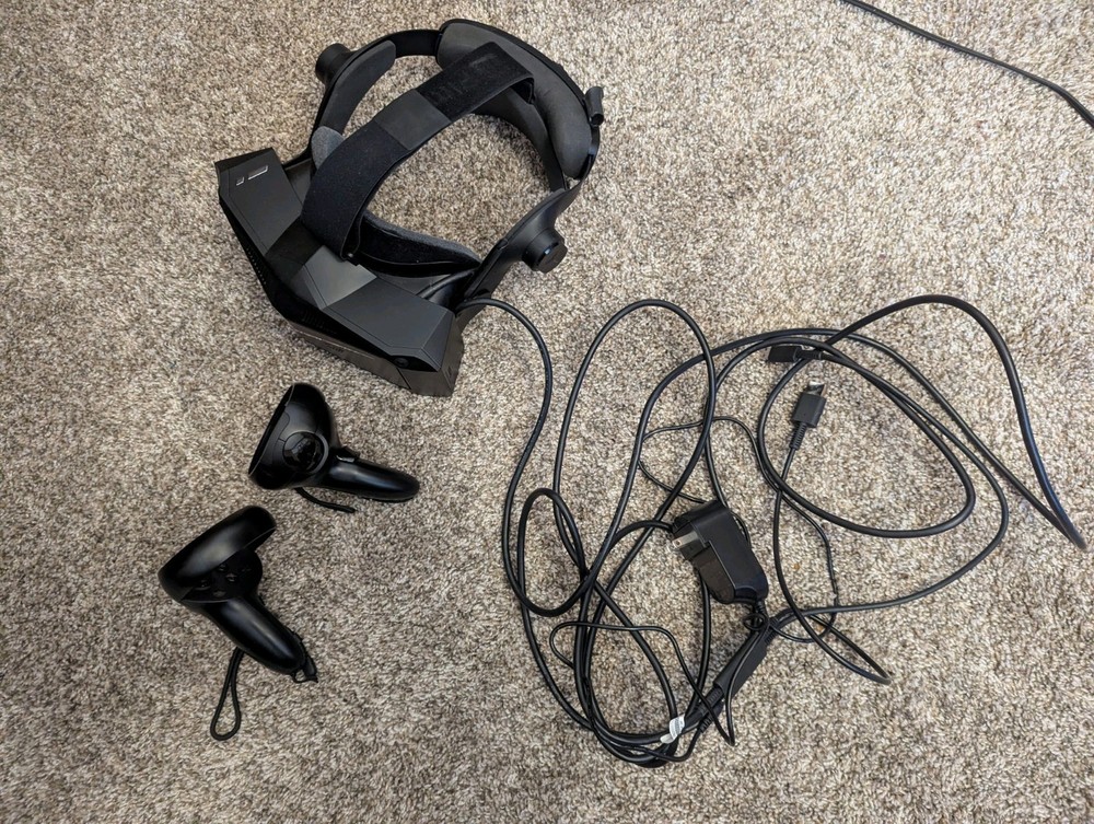 Pimax Crystal Light VR 2 Controllers Comes With Box