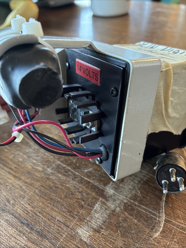 Davtron Digital Clock P/N M811B