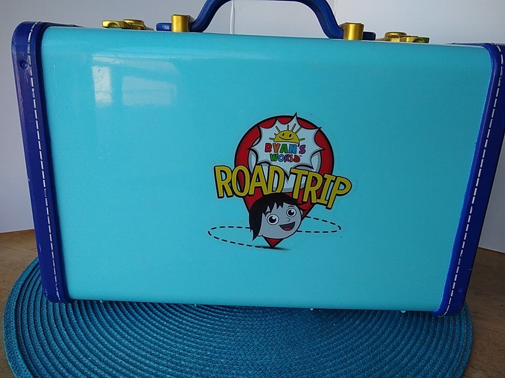 RYAN'S WORLD A Fun Case For A Creative Person!