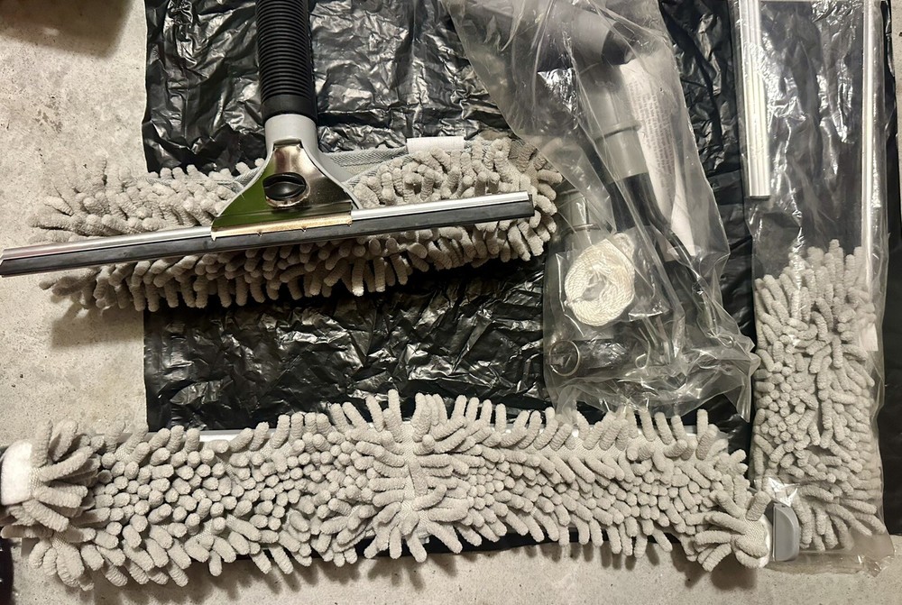 Frontgate REPLACEMENT DUSTER, SQUEEGEE, LIGHT BULB KIT  **BUNDLE**