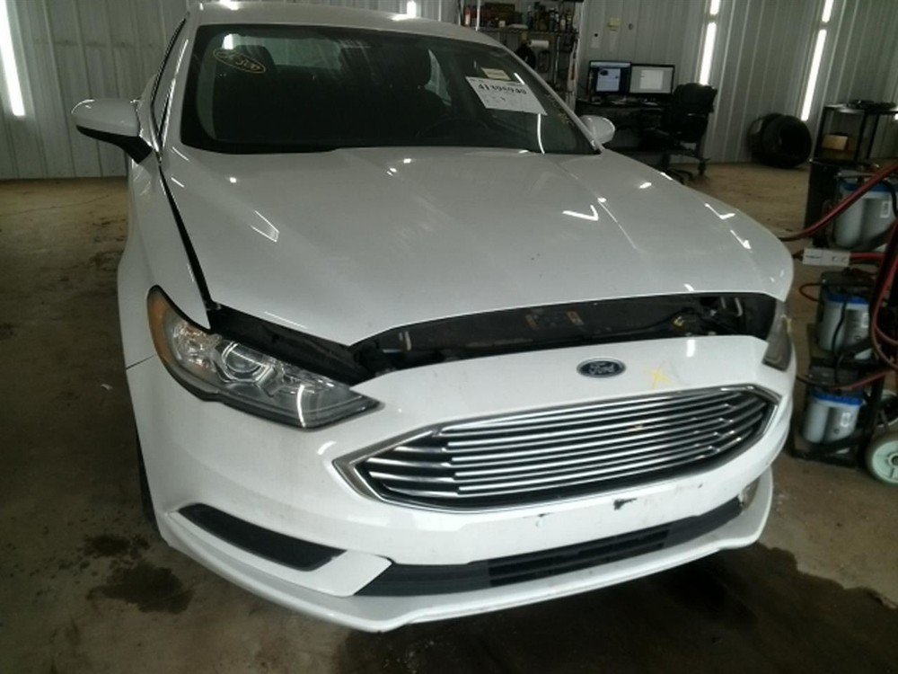 FUSION 2017 High Mounted Stop Light 104824032