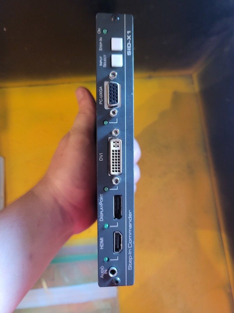 Kramer SID-X1 - Step in Commander - HDMI, DP, DVI, VGA - Grey