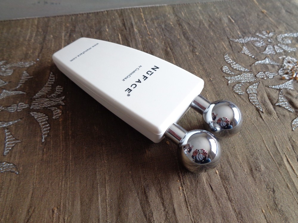 NuFace Microcurrent Facial Toning Device