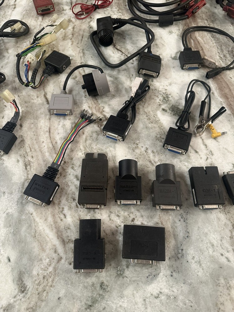 Snap On Modis EEMS300 Diagnostic Tool With Case and Extras