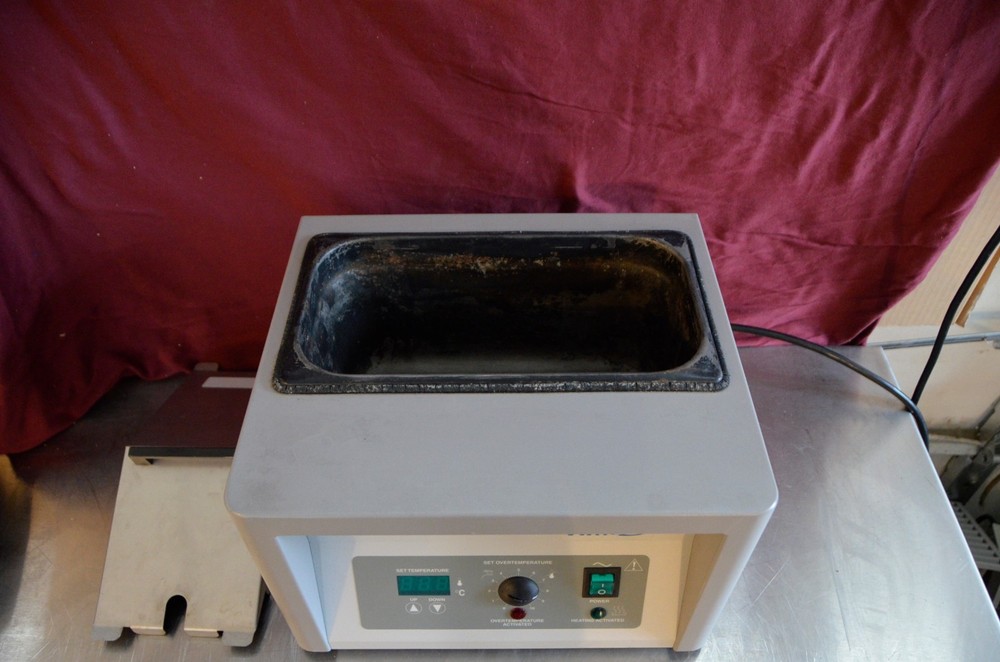 VWR Water bath Model 1225PC DIGITAL