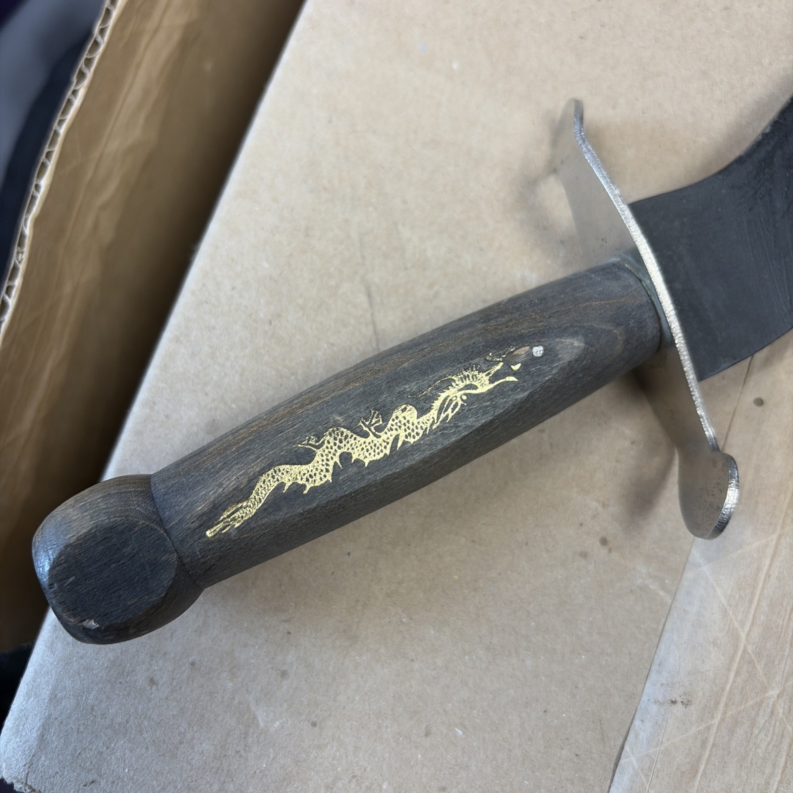 Dragon Wood Handle Wavy Throwing Dagger Knife 12-5/8” Long Blade Is Painted