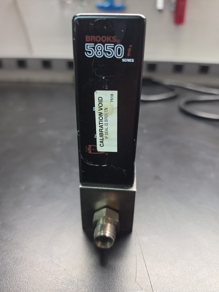 BROOKS 111196 5850i MASS FLOW CONTROLLER 250 SCCM GAS OXYGEN