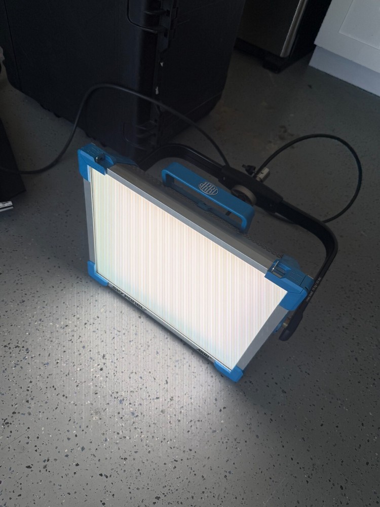 ARRI SkyPanel S30 Basic LED Kit + 40° Grid Wheeled Custom Jason Case VERY CLEAN!