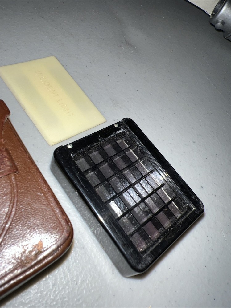 LEICA INCIDENT LIGHT METER MC BOOSTER CELL IN CASE
