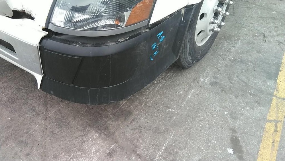 For 2004 VOLVO VNL BUMPER END Left ,  OH