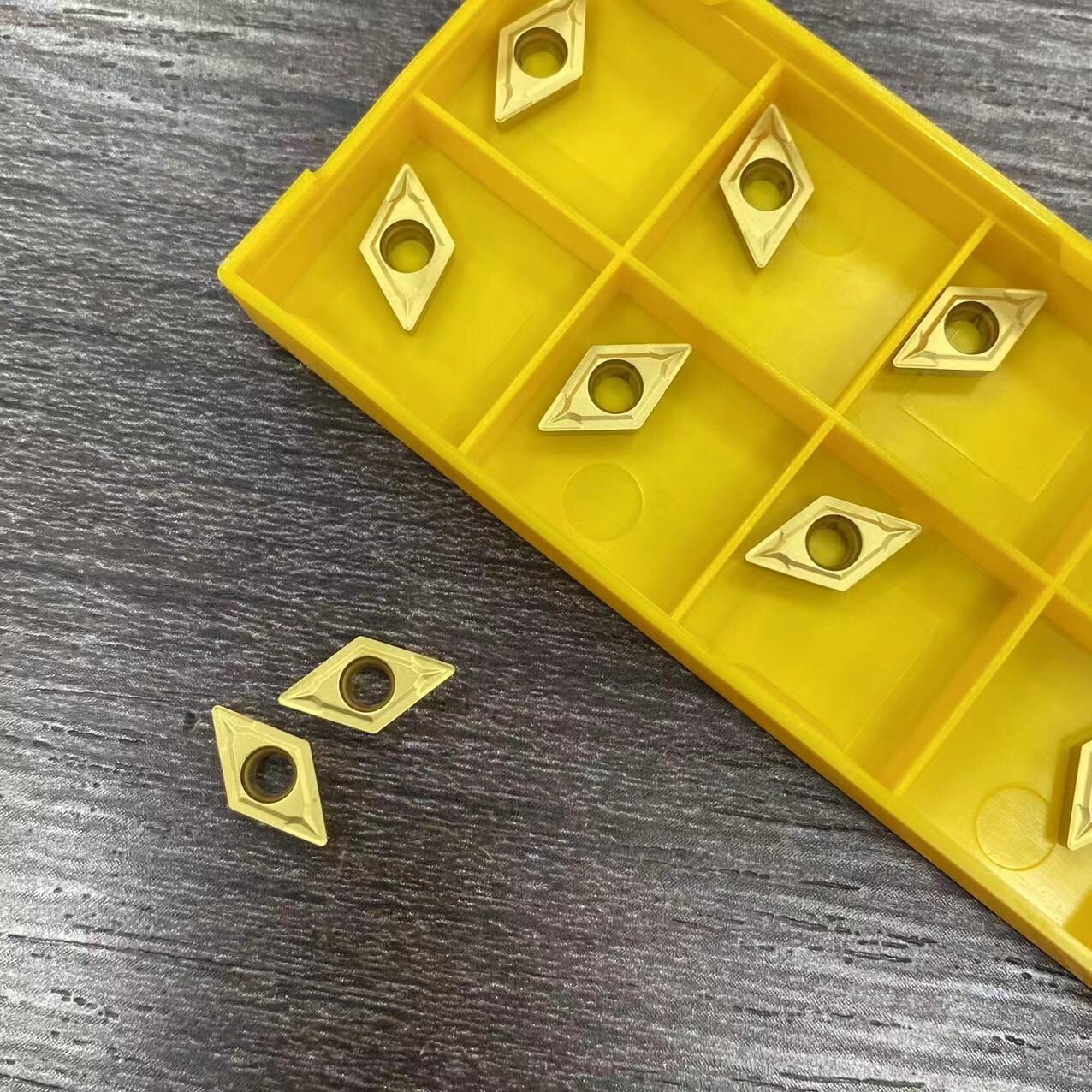 50pcs DCMT070204 735 DCMT21.51 Carbide Insert For Lathe Cutter Tool for steel