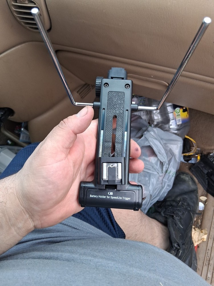 SPEED BRACKET [SB-03] for Soft Speed-Box Diffuser Flash