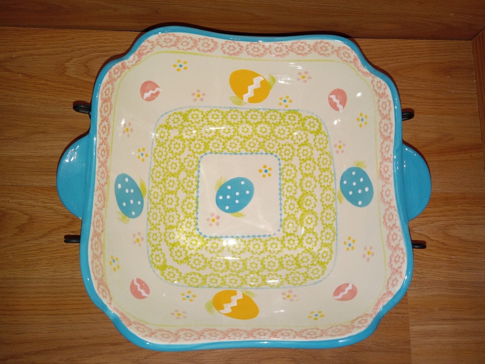 6 Piece Temptations Old World Easter Style bakeware And Carrying Baskets