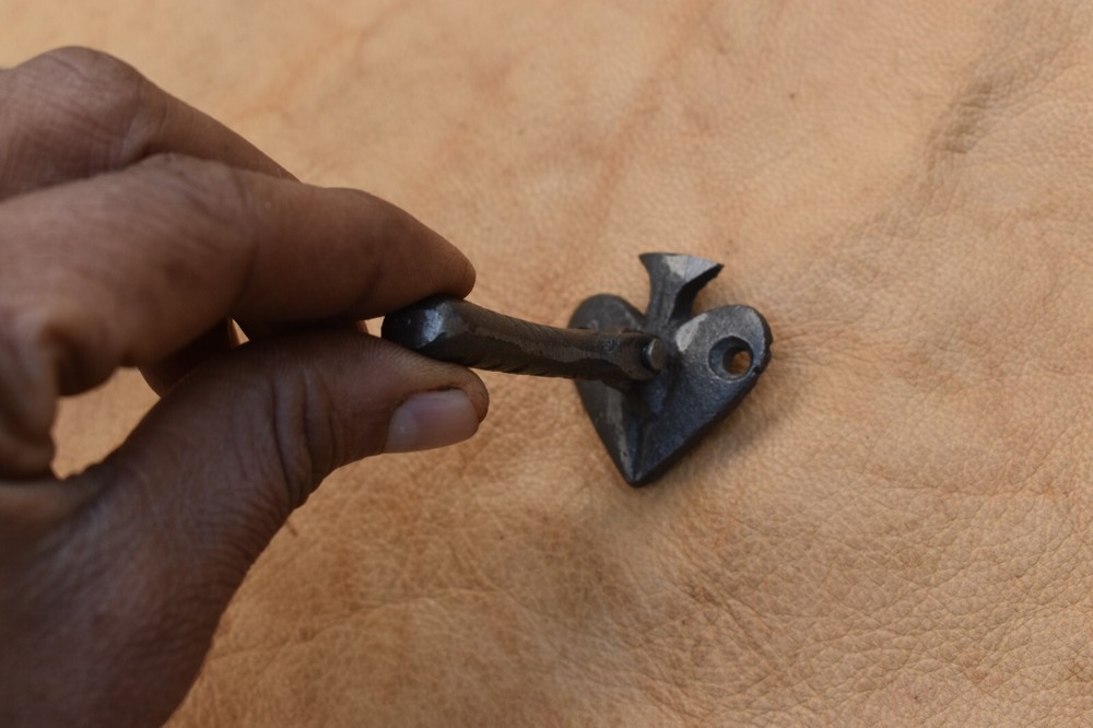 Vintage Cabinet iron Pull drop knob Handles Dresser Drawer Pulls knobs 6 pcs