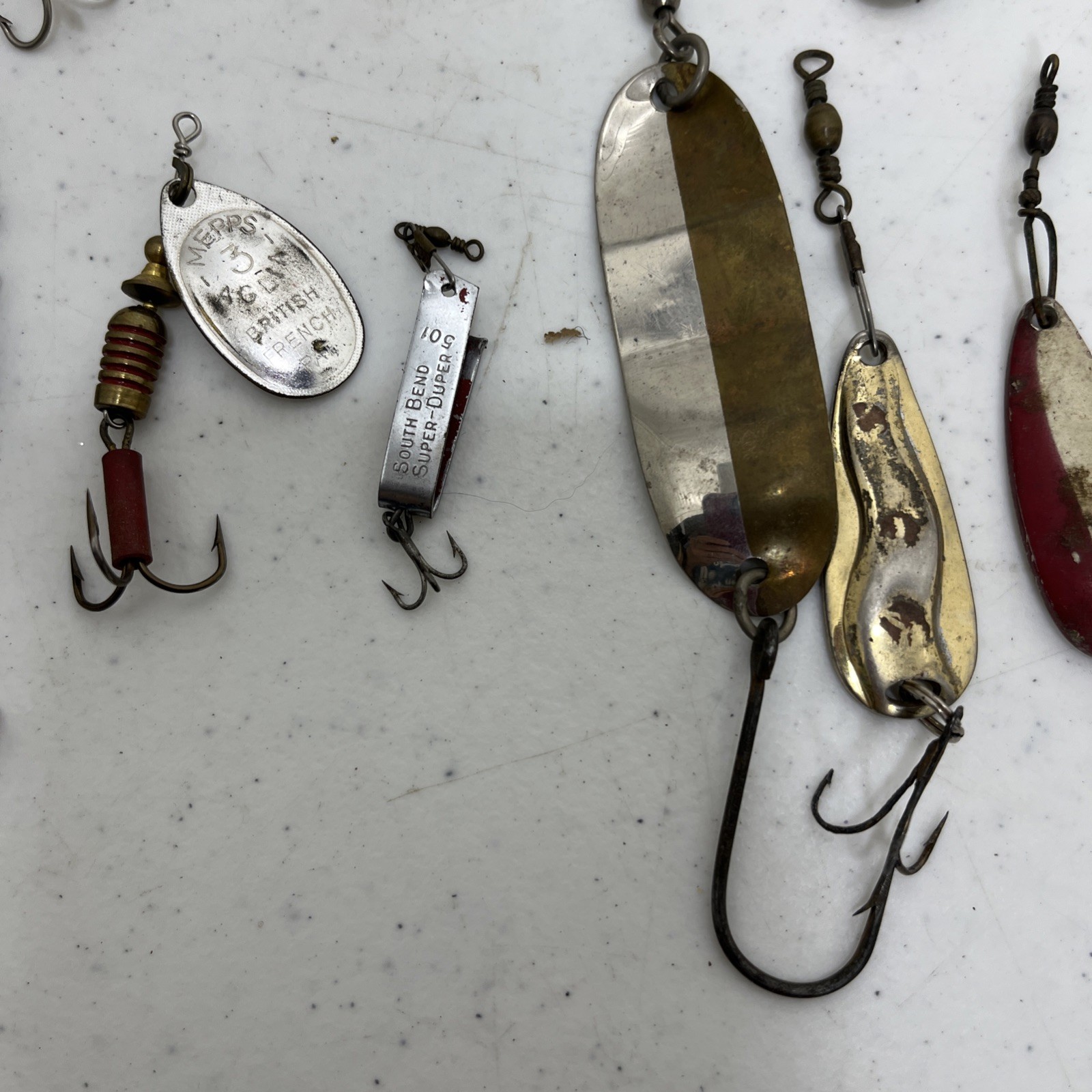 Lot of Vintage Fishing Tackle Spoons Spinners Swivels Hooks Lures Lot of 15
