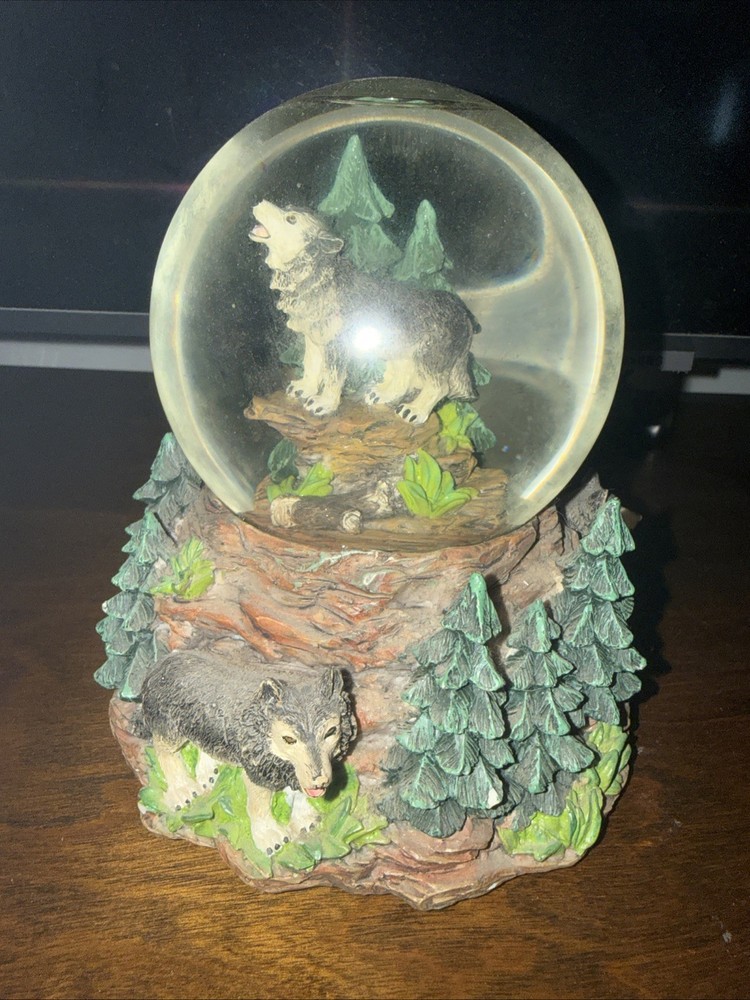 Wolf Snow Globe Born Free Snowglobe Doesn’t Work