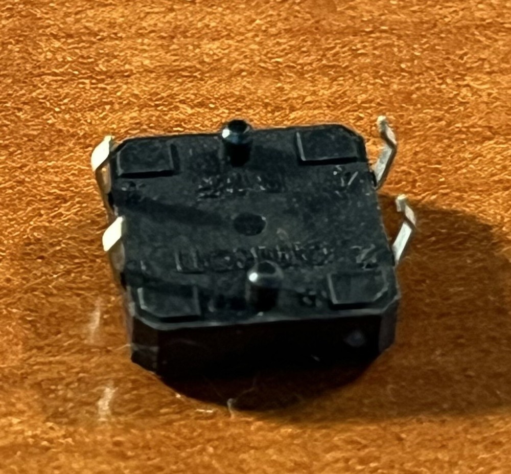 Cobra 2000GTL Frequency/Clock pushbutton switches