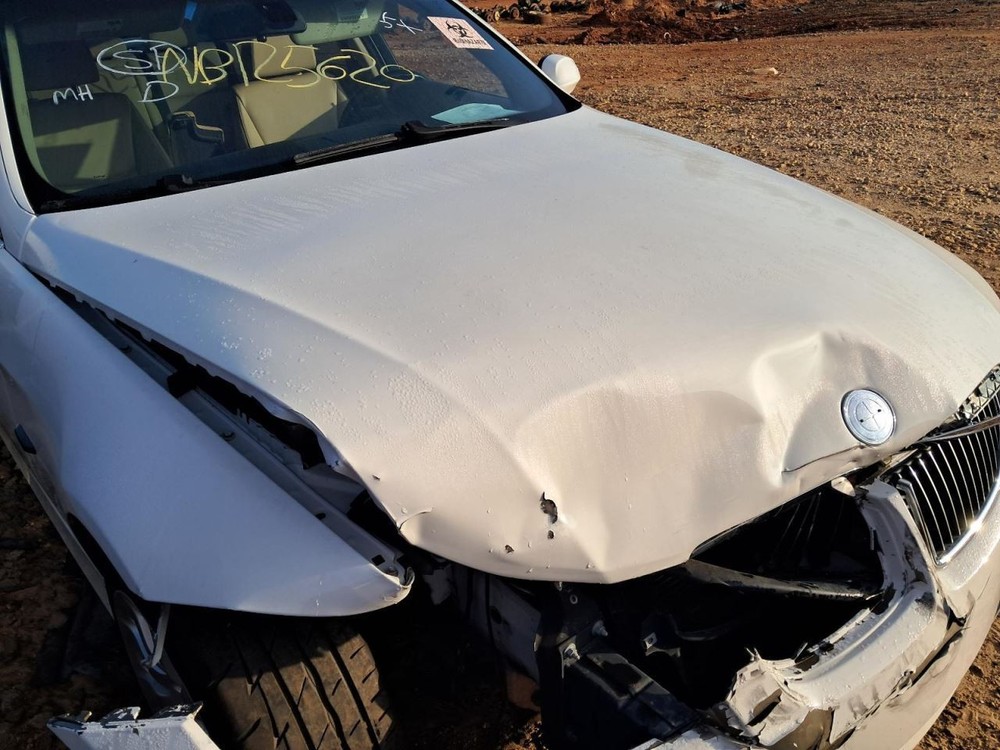 330CI 2006 Glove Box 4797010