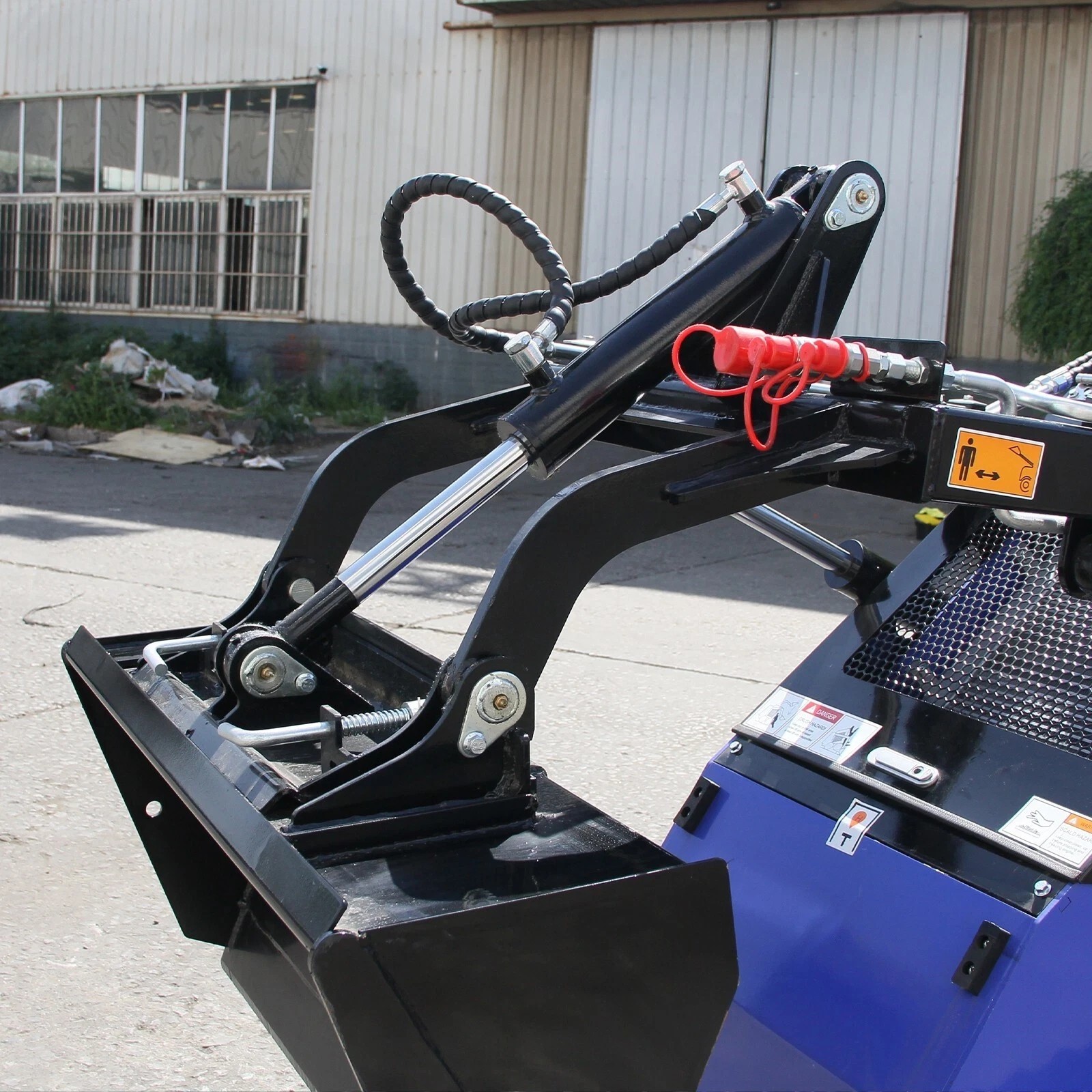 Mini Skid Steer Loader 23HP Tracked Loader 2 cylinder with 2attachment Free Ship