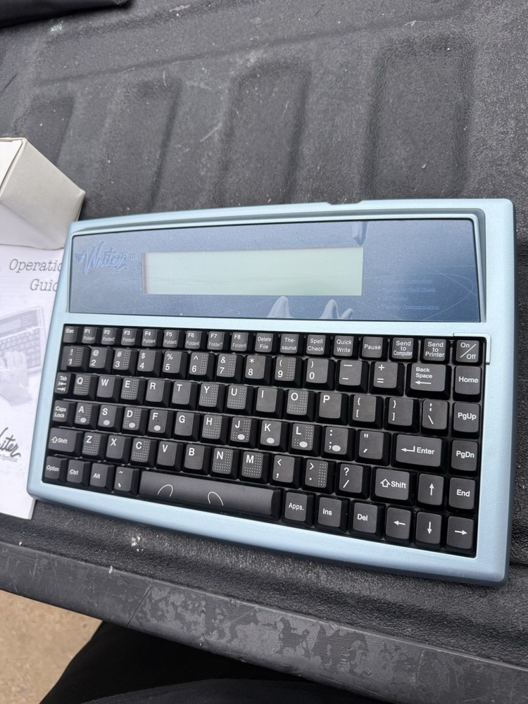 The Writer Plus Keyboard Instructor Writer Word Processor W/Bag Adapter Manuel