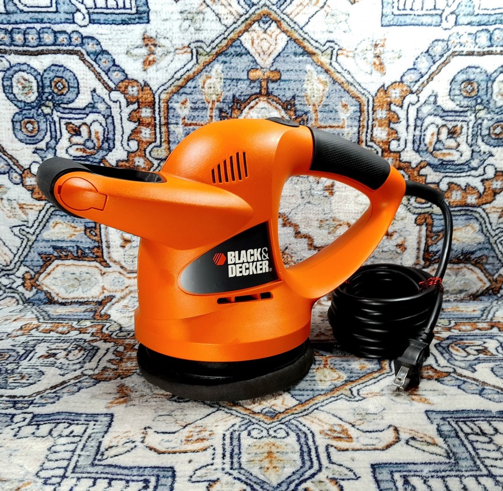 Black & Decker 6" Corded Random Orbit Buffer/Waxer/Polisher Variable Speed WP900