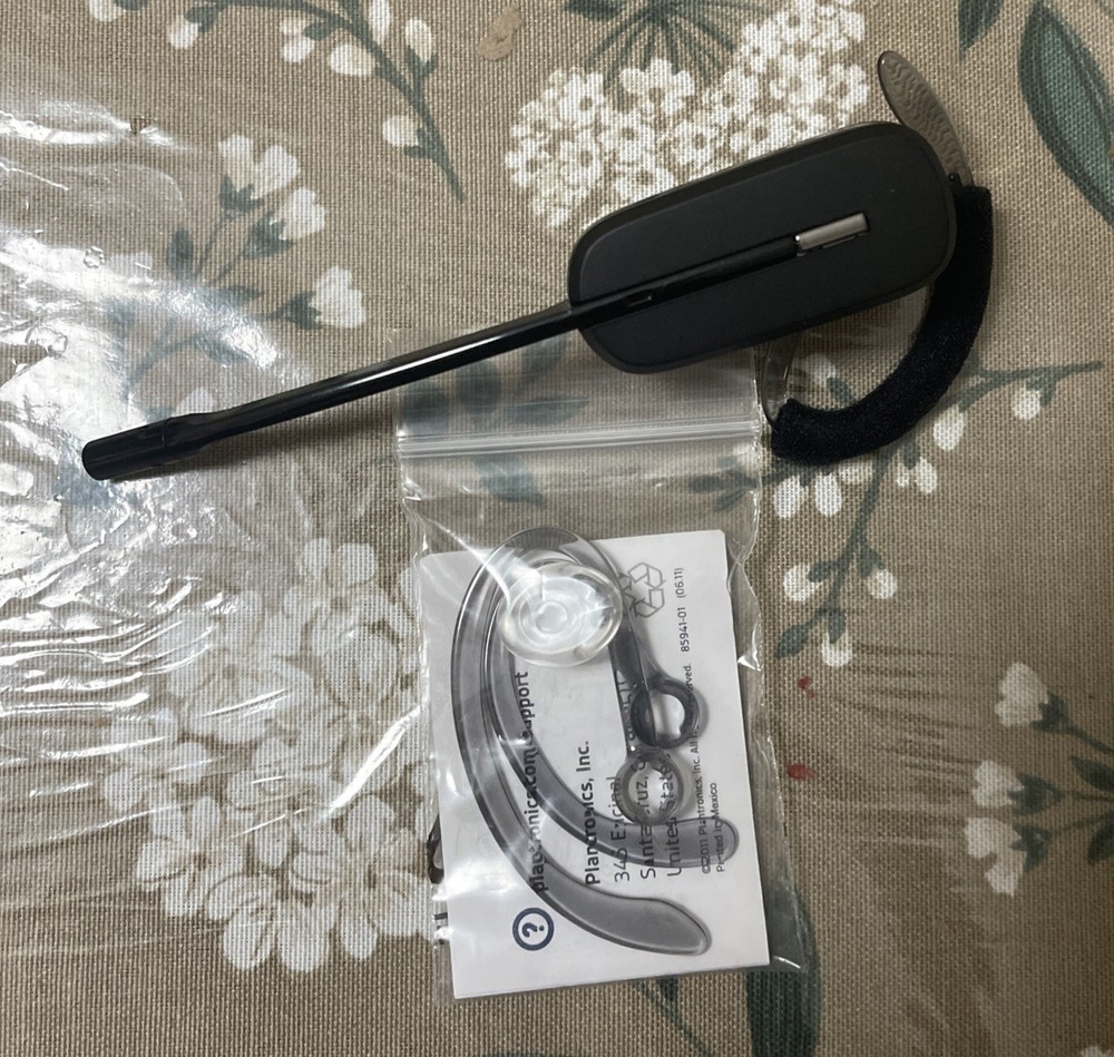 New Plantronics Convertible Wireless Headset w/ Base CS540