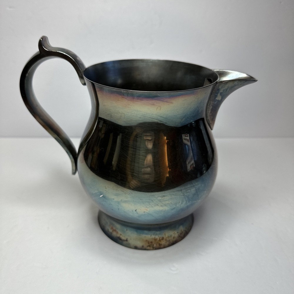 Vintage silver plated Pitcher Oneida silversmith. 6.5 Inches