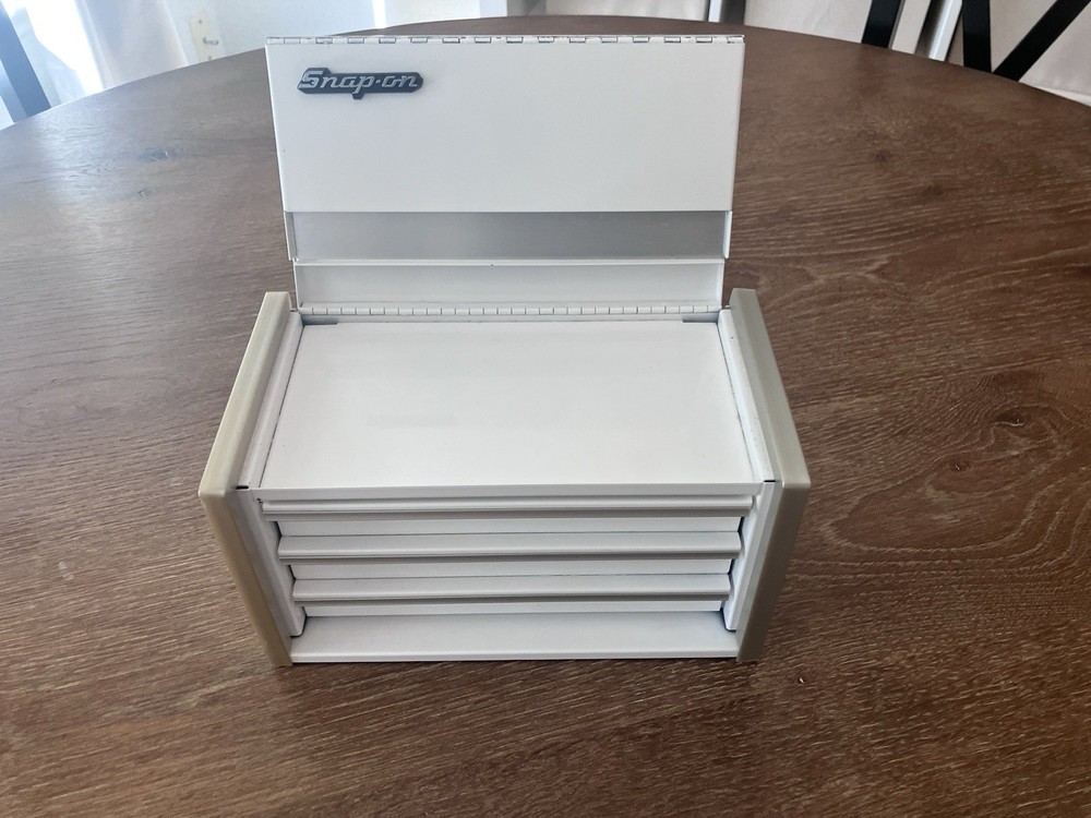 Snap On Tools Micro Tool Box White KMC923APT