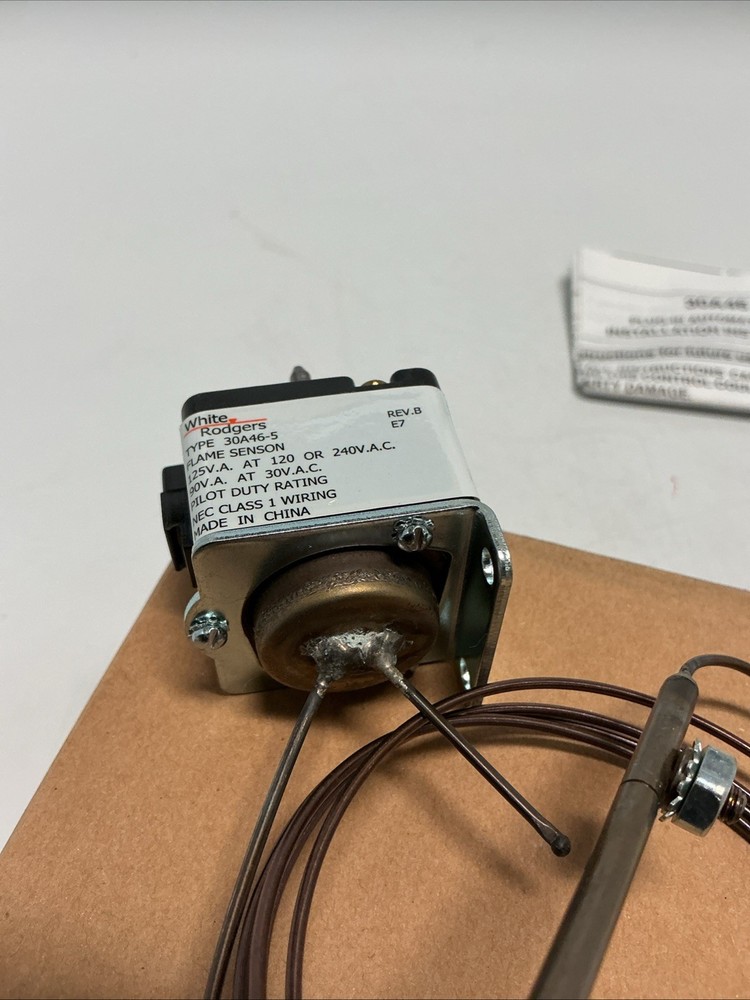 NEW, WHITE RODGERS, 30A46-5, PLUG IN AUTOMATIC PILOT. (12J-3)