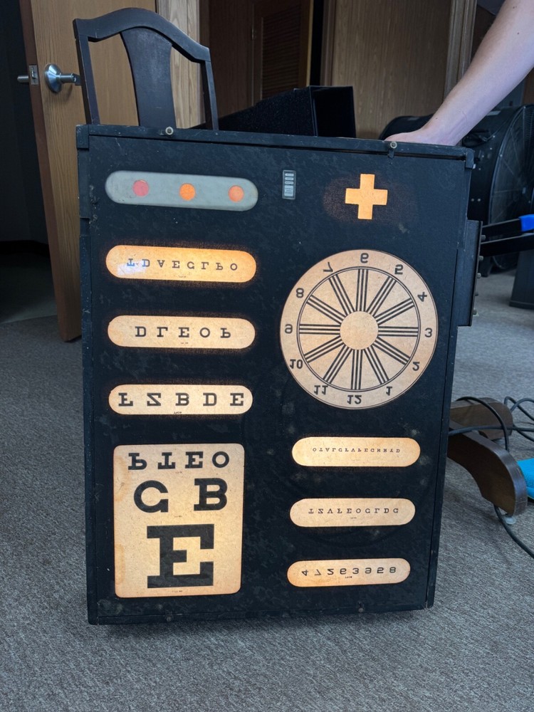 Green Test Cabinet Optometry Eye Exam Snellen Chart