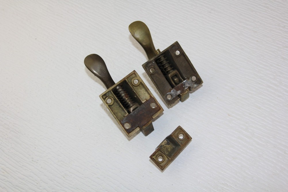 2 Antique Solid Brass Icebox Cabinet Door Spring Thumb Latches 1 Receiver Keeper