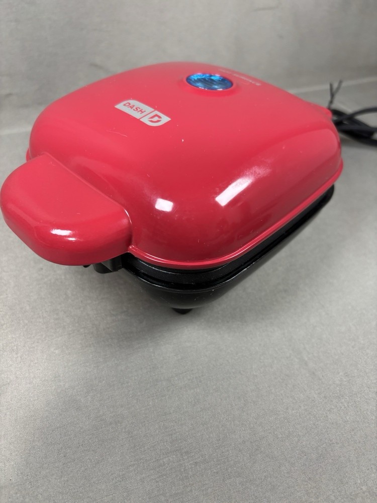 Egg Bite Maker, Red, Dash 420 Watts, Makes 4 Egg Bites, Compact Design Works