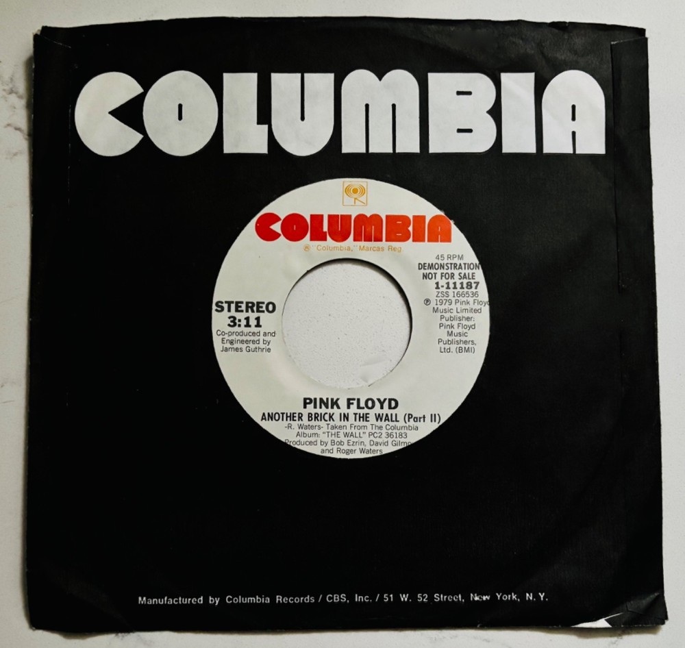 DAVID GILMOUR • Signed ANOTHER BRICK IN THE WALL Promo 45 & Sleeve • PINK FLOYD
