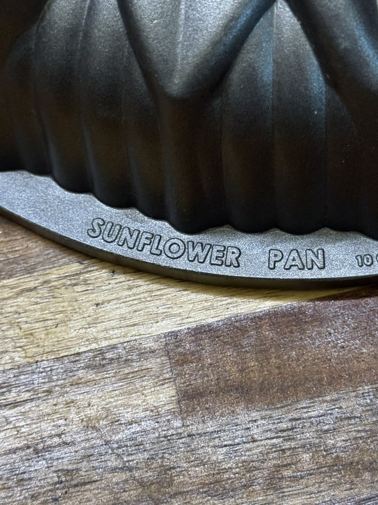 Nordic Ware Sunflower Cast Iron Cake Pan